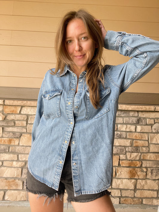 Denim Pearl Snap Shirt - NEW (M)