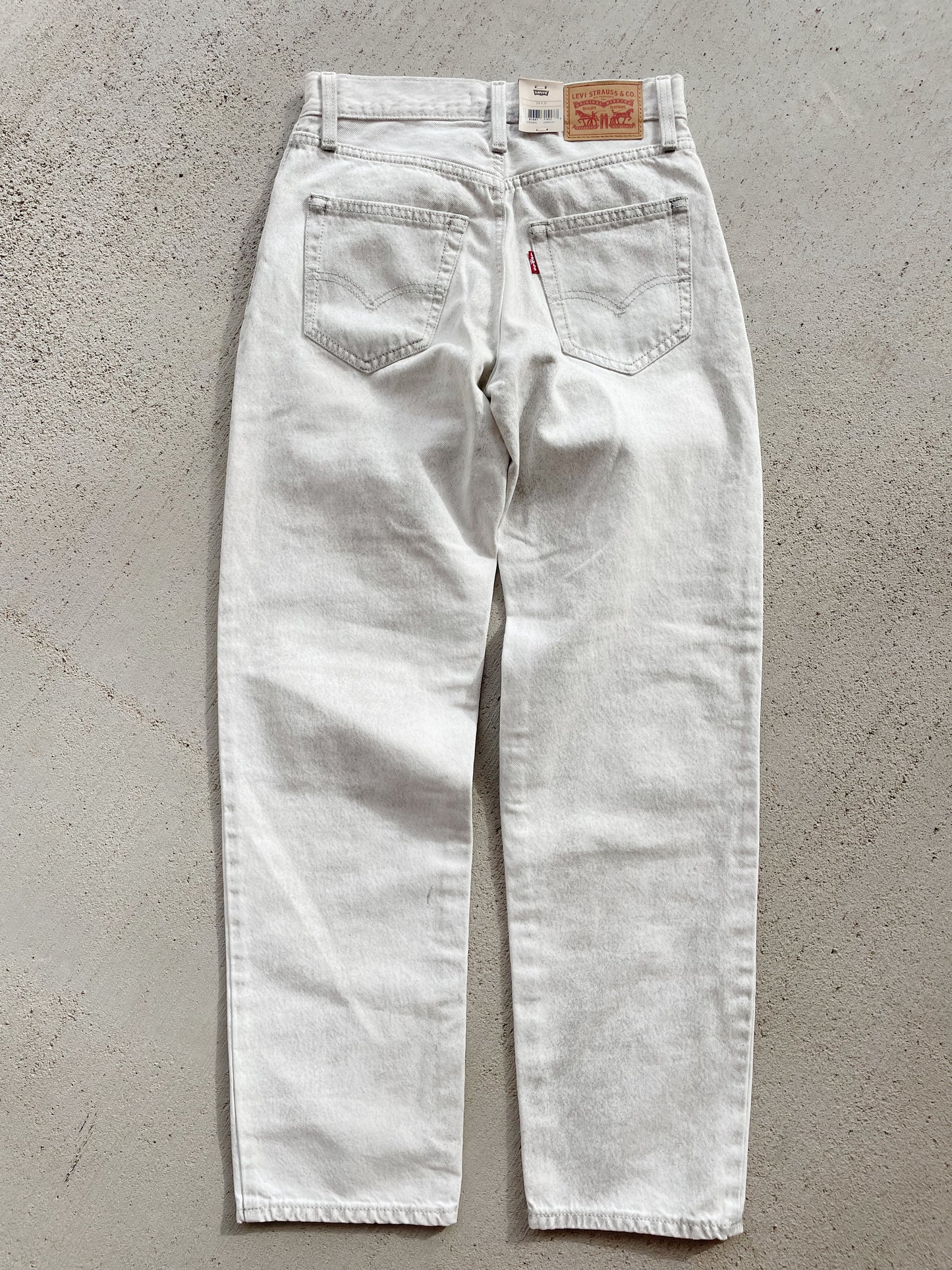 Levi's 94' Baggy Jeans - NEW (25)