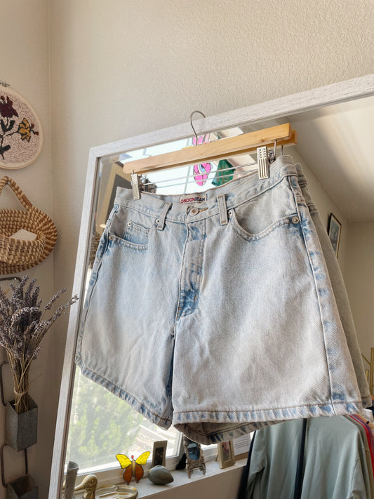 Vintage Mid Rise London Jean Shorts (29)