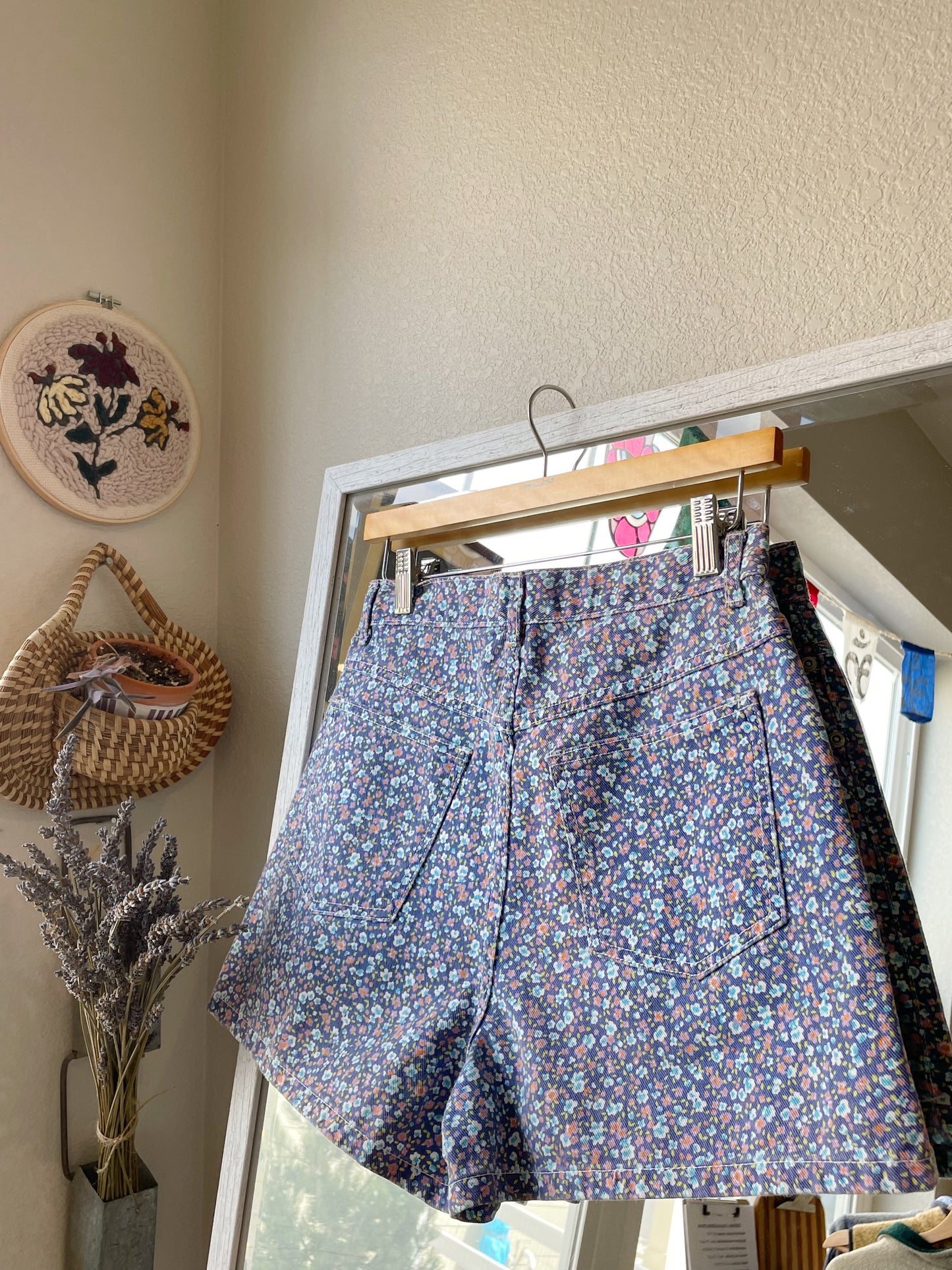 Vintage Xhilaration Floral Shorts (27)