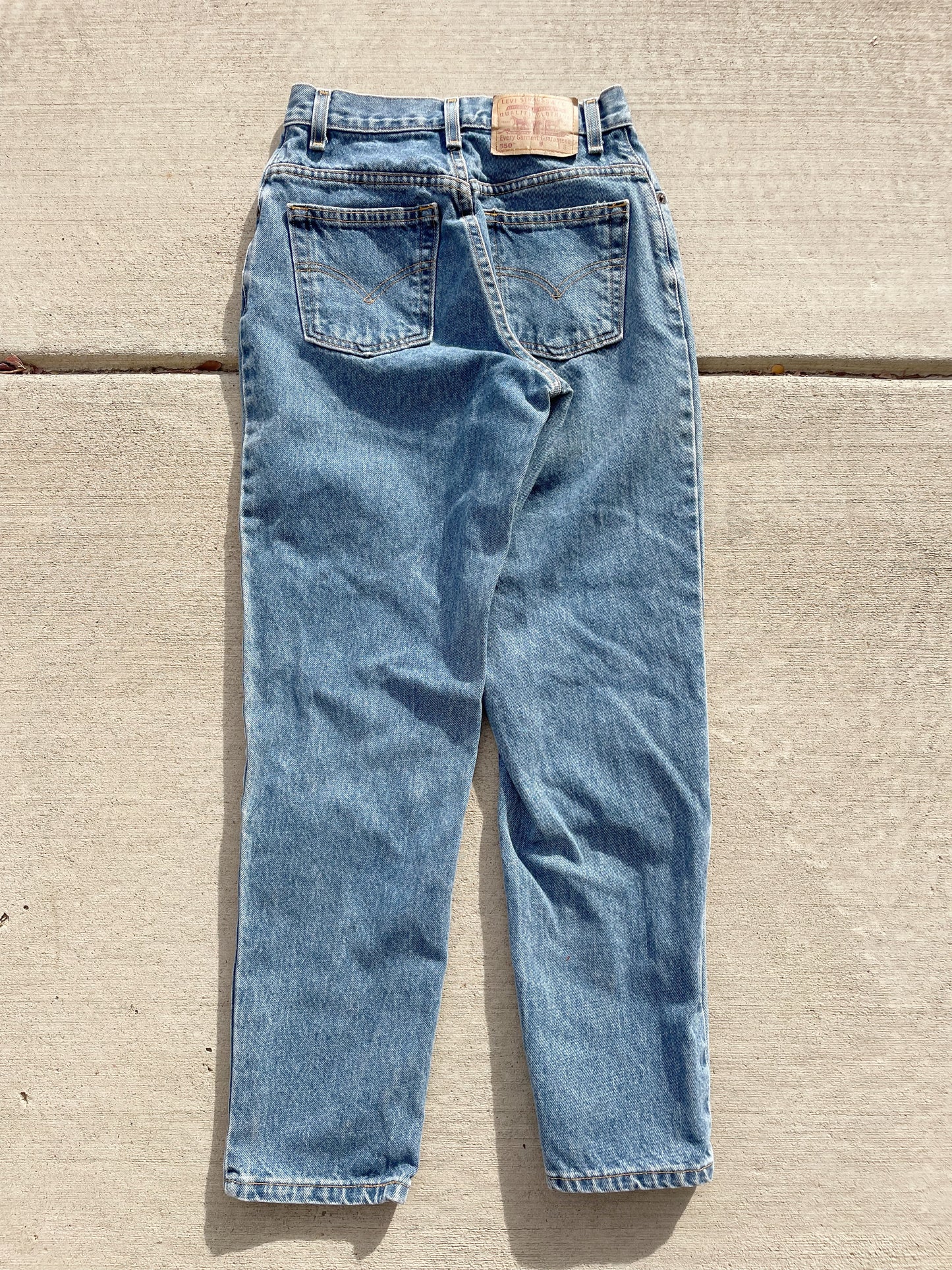 Vintage Levi's 1990's 550 Tapered Leg Jeans (24)