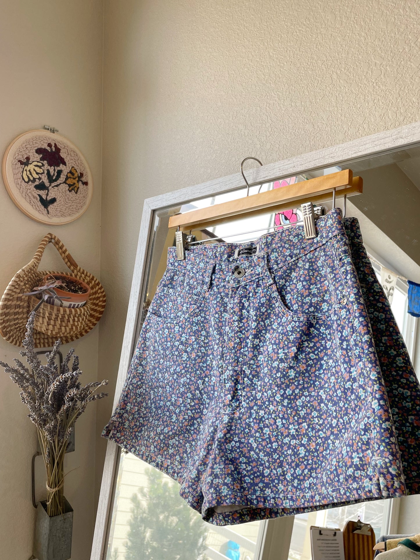 Vintage Xhilaration Floral Shorts (27)
