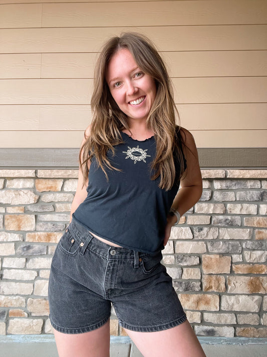 Vintage Levi's 1999 Black Denim Shorts (31)