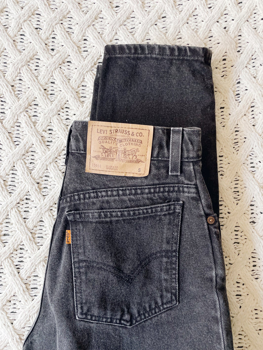 Vintage 1996 Orange Tab Levi's Black Jeans (27 Short)