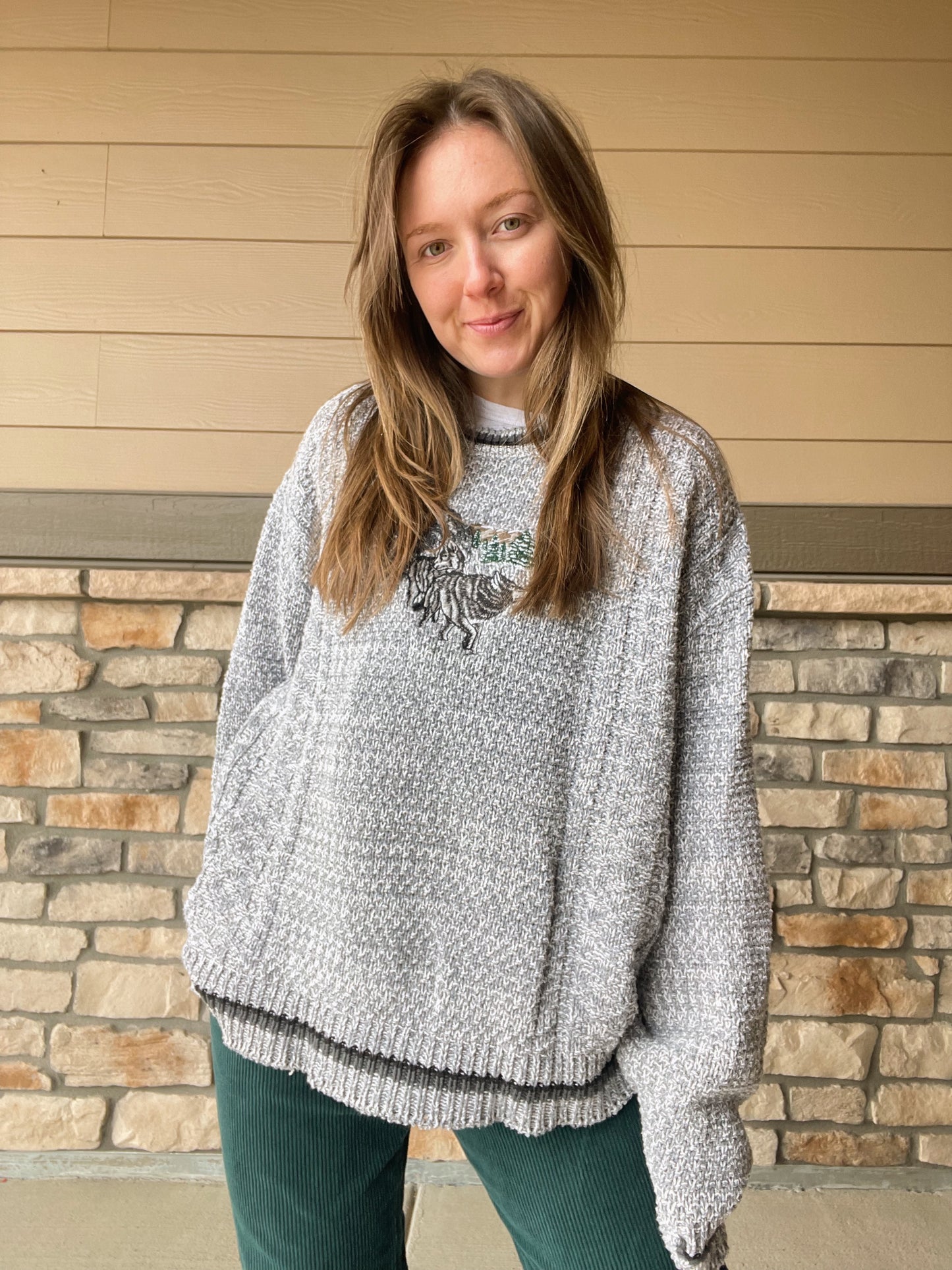 Vintage Embroidered Wolves Sweater (XL)