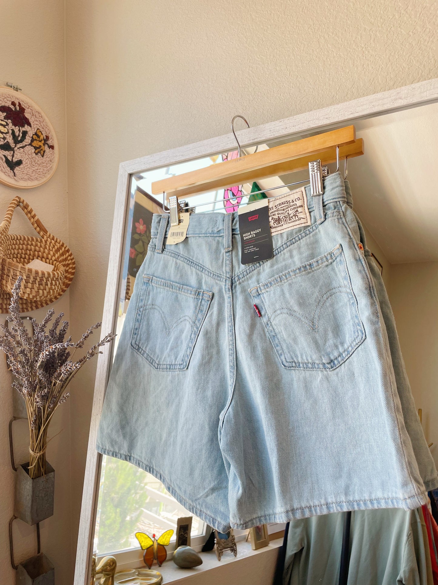 Levi's Baggy Linen Blend Shorts - NEW (25)