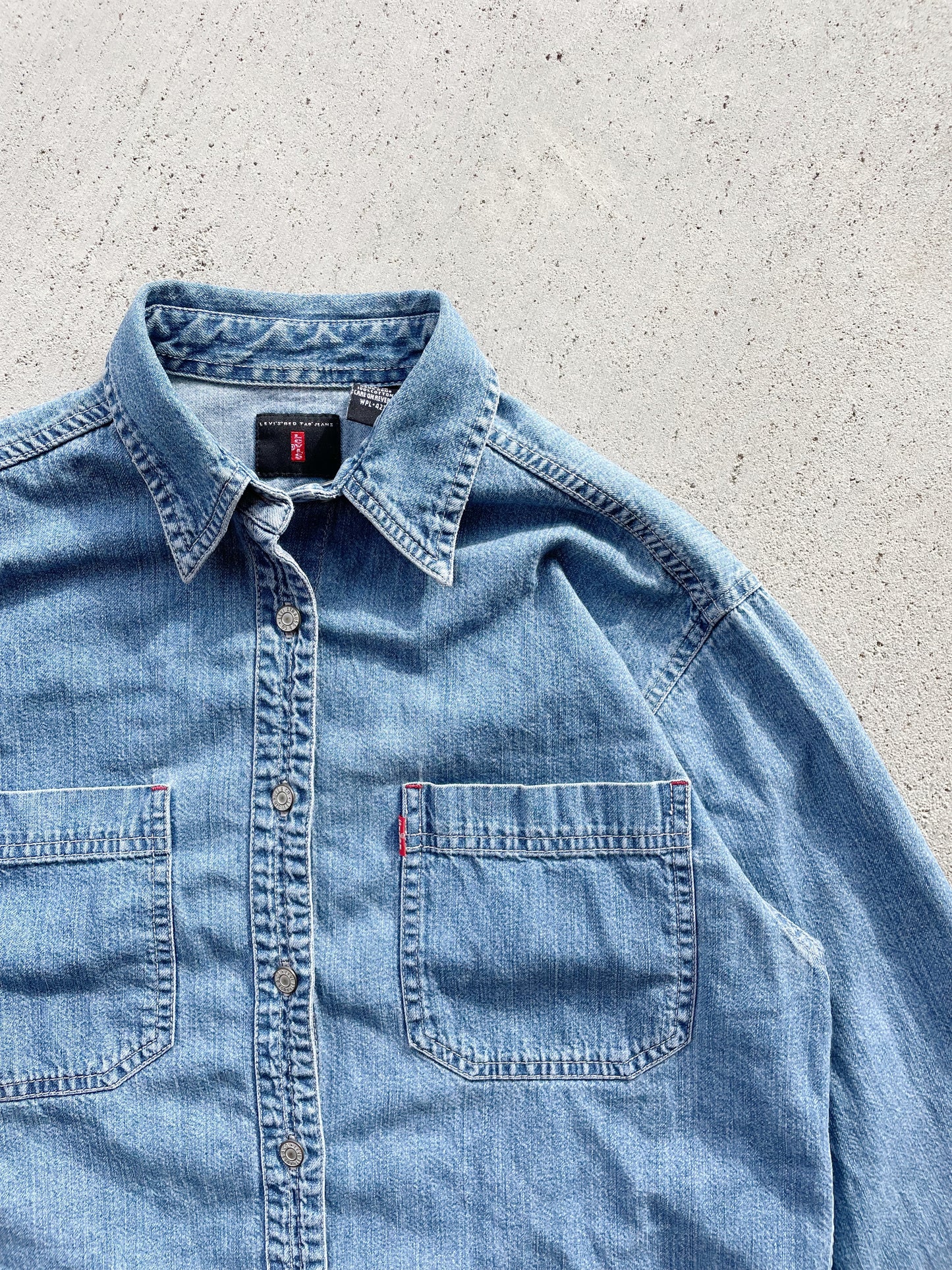 Vintage Levi's Denim Shirt (S/M)