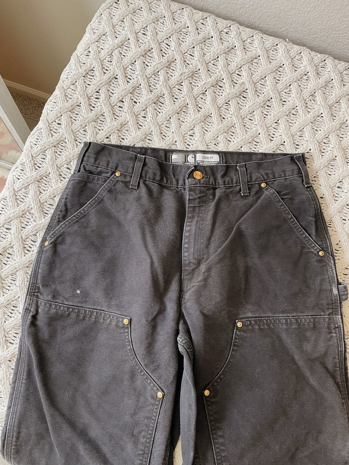 Carhartt Distressed Black Double Knees (30)