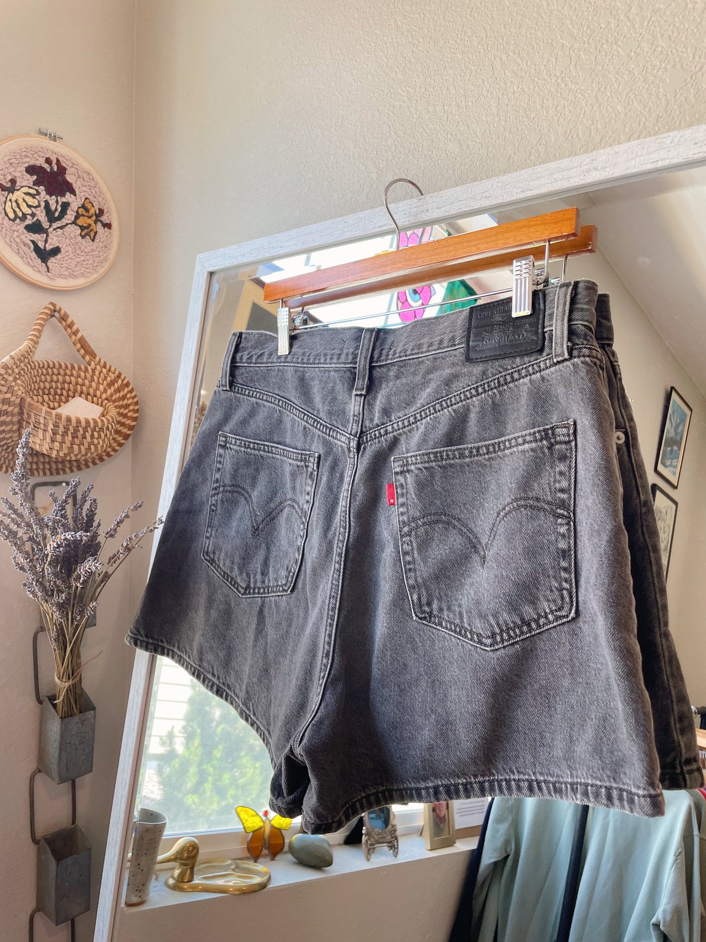 Levi's Black High Loose Shorts (31/32)