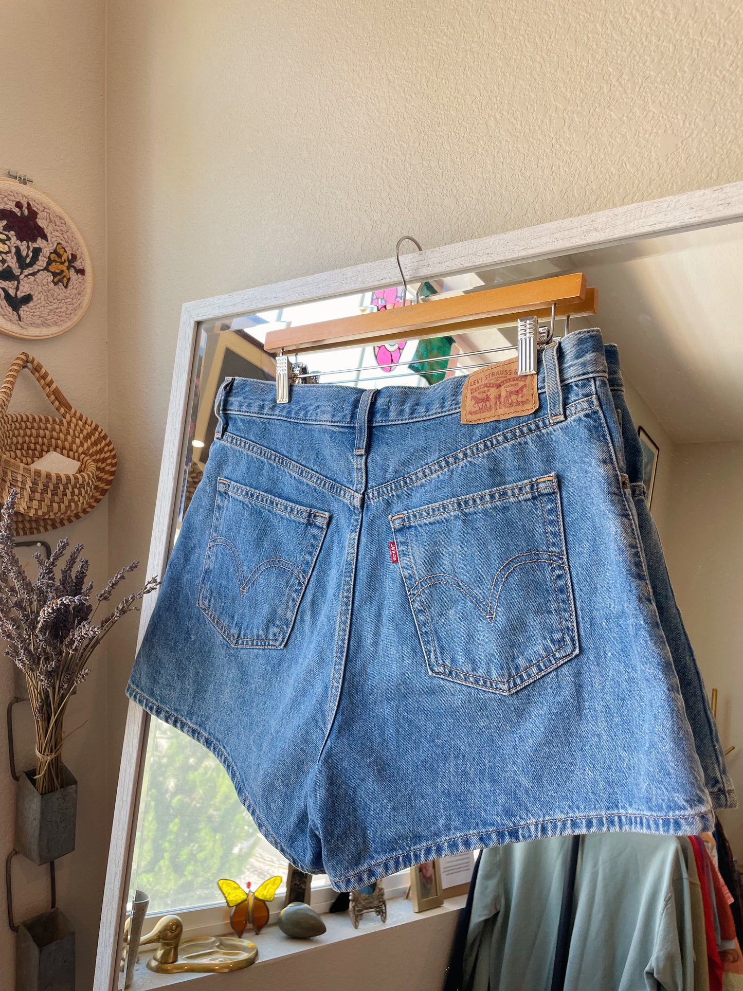 Levi's Mom High Rise Shorts (31/32)