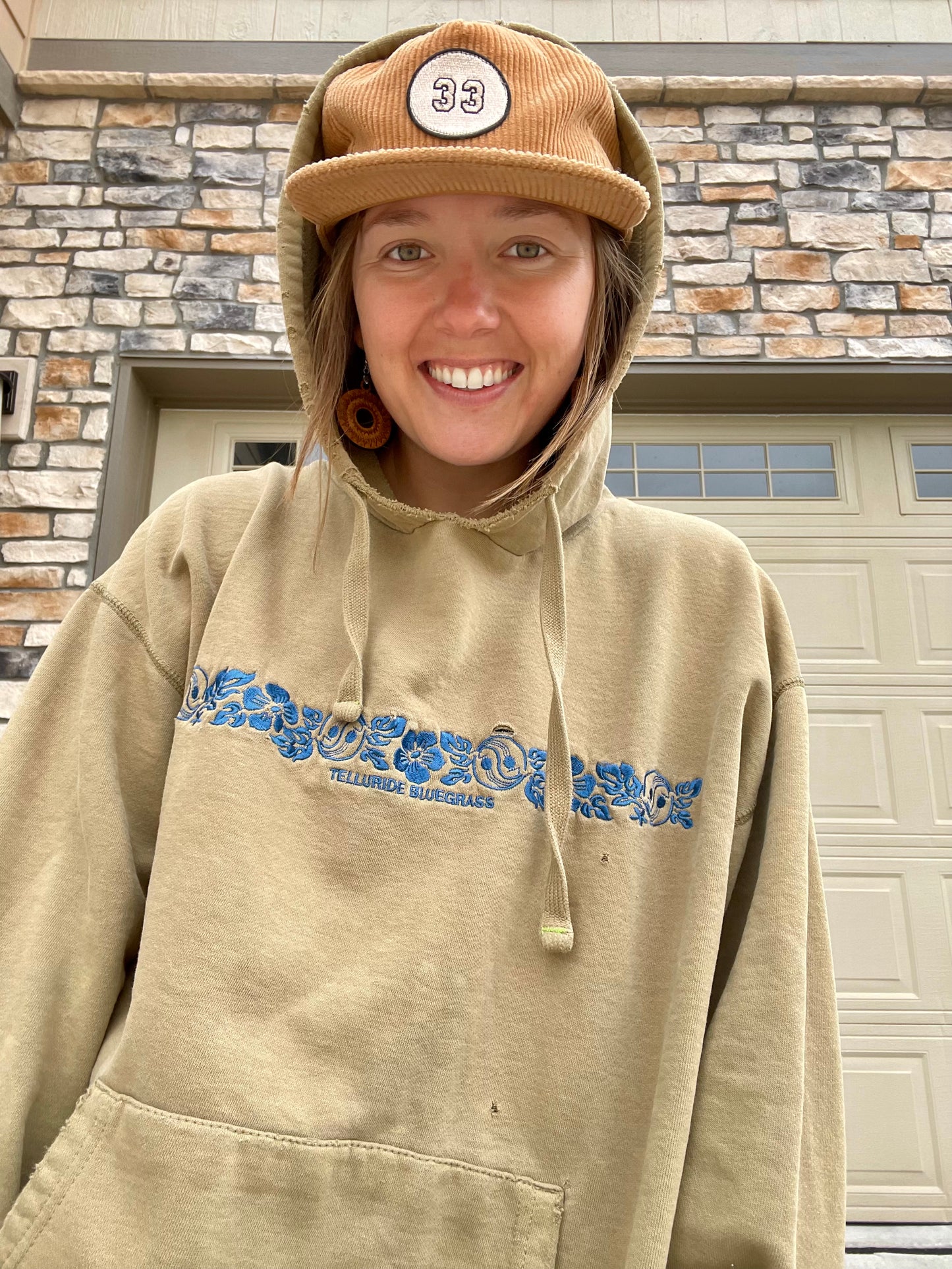 Vintage Embroidered Telluride Bluegrass Hoodie (XL)