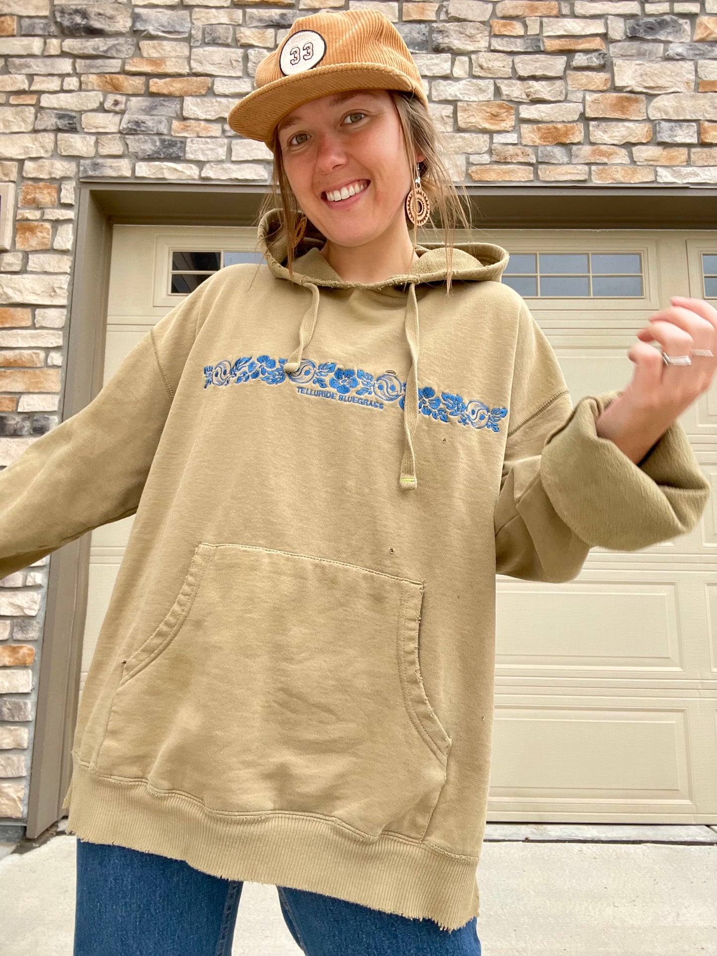 Vintage Embroidered Telluride Bluegrass Hoodie (XL)