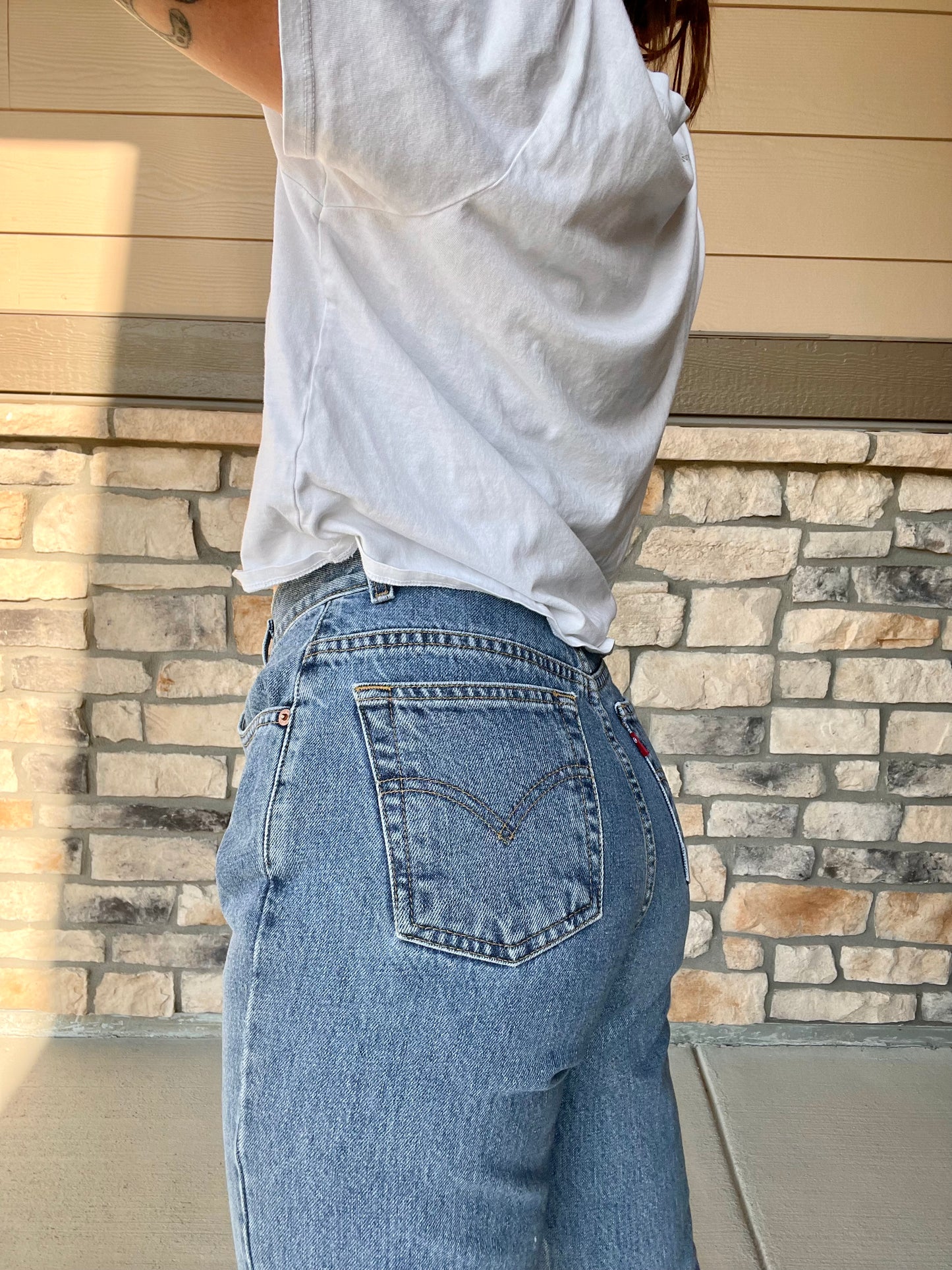 Vintage 1999 Levi 550 Tapered Leg Jeans (26)