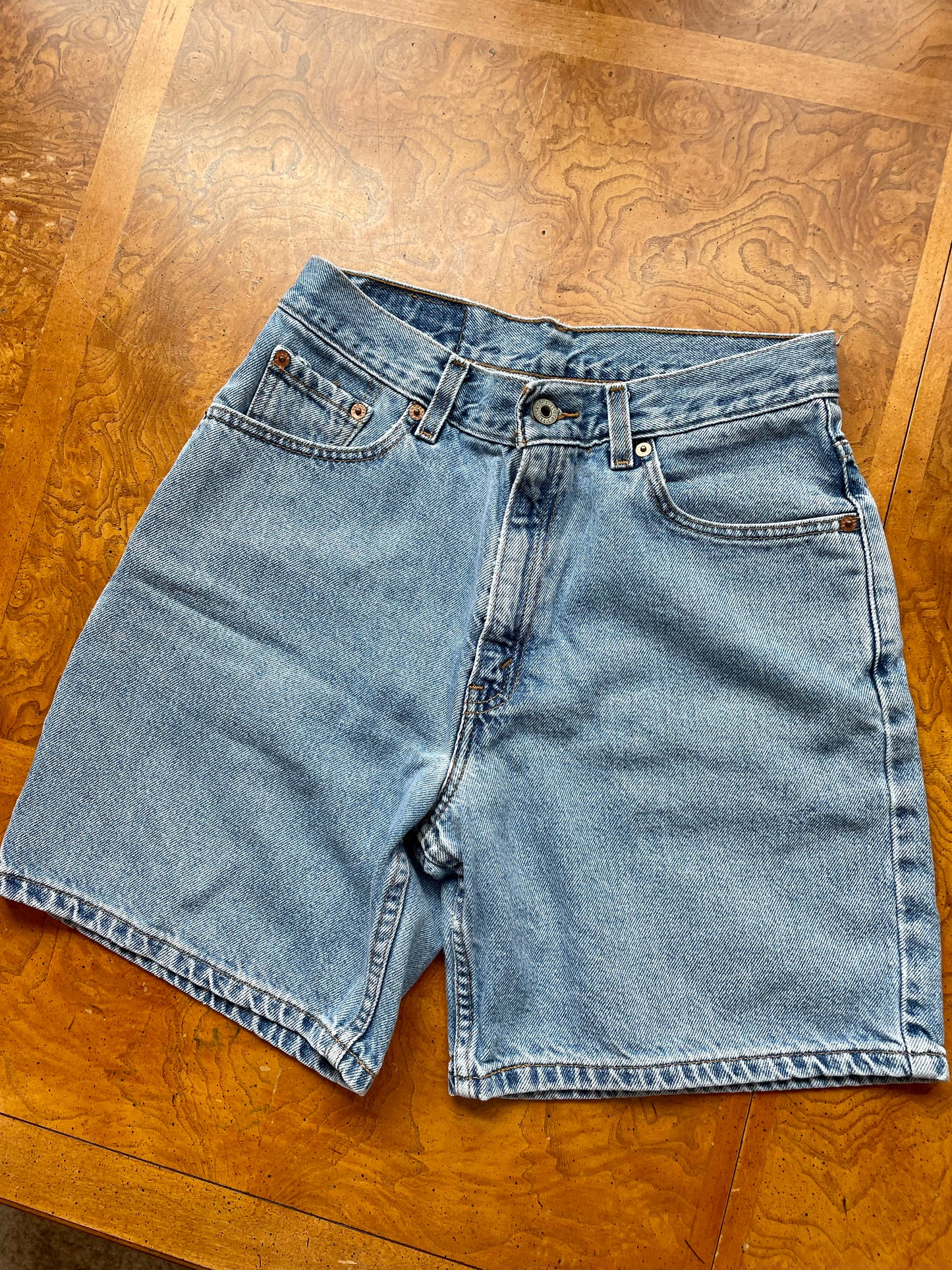 Vintage 1999 Levi Denim Shorts (27)