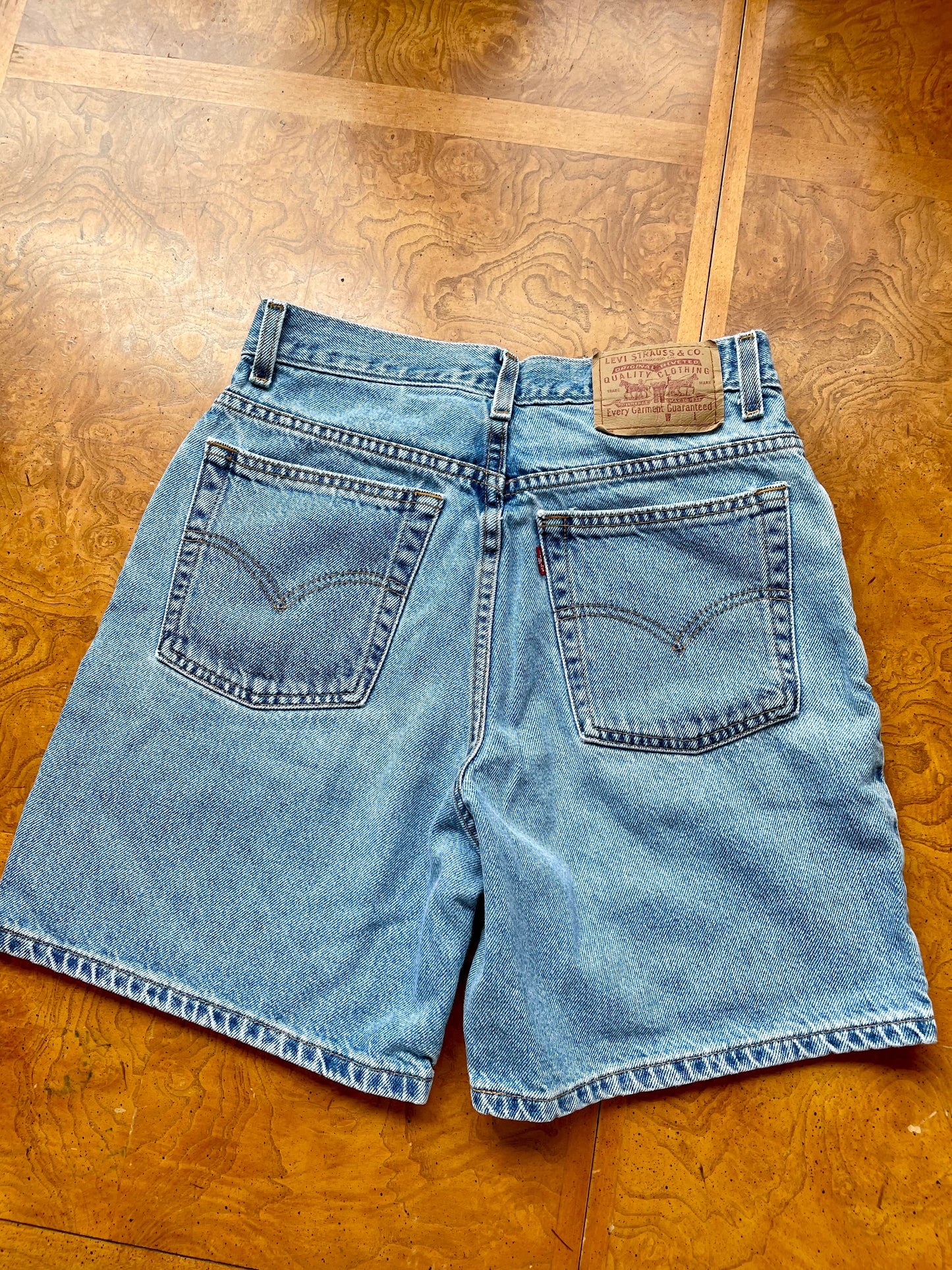 Vintage 1999 Levi Denim Shorts (27)