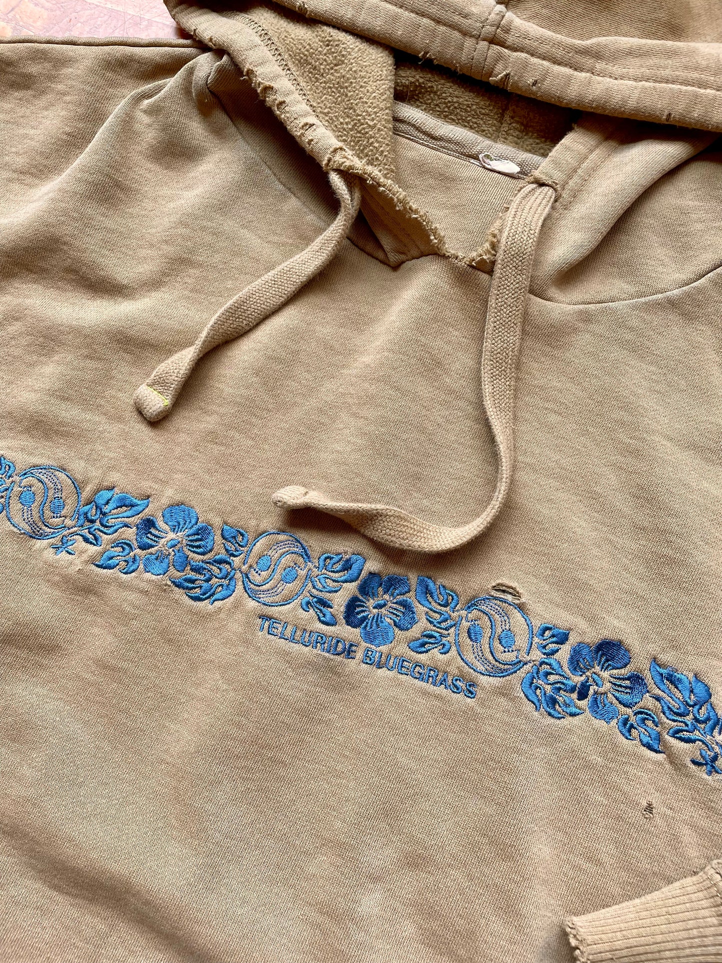 Vintage Embroidered Telluride Bluegrass Hoodie (XL)