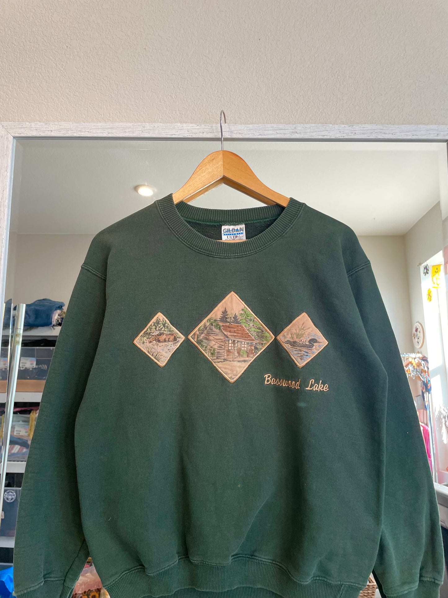 Vintage Basswood Lake Crewneck (M)