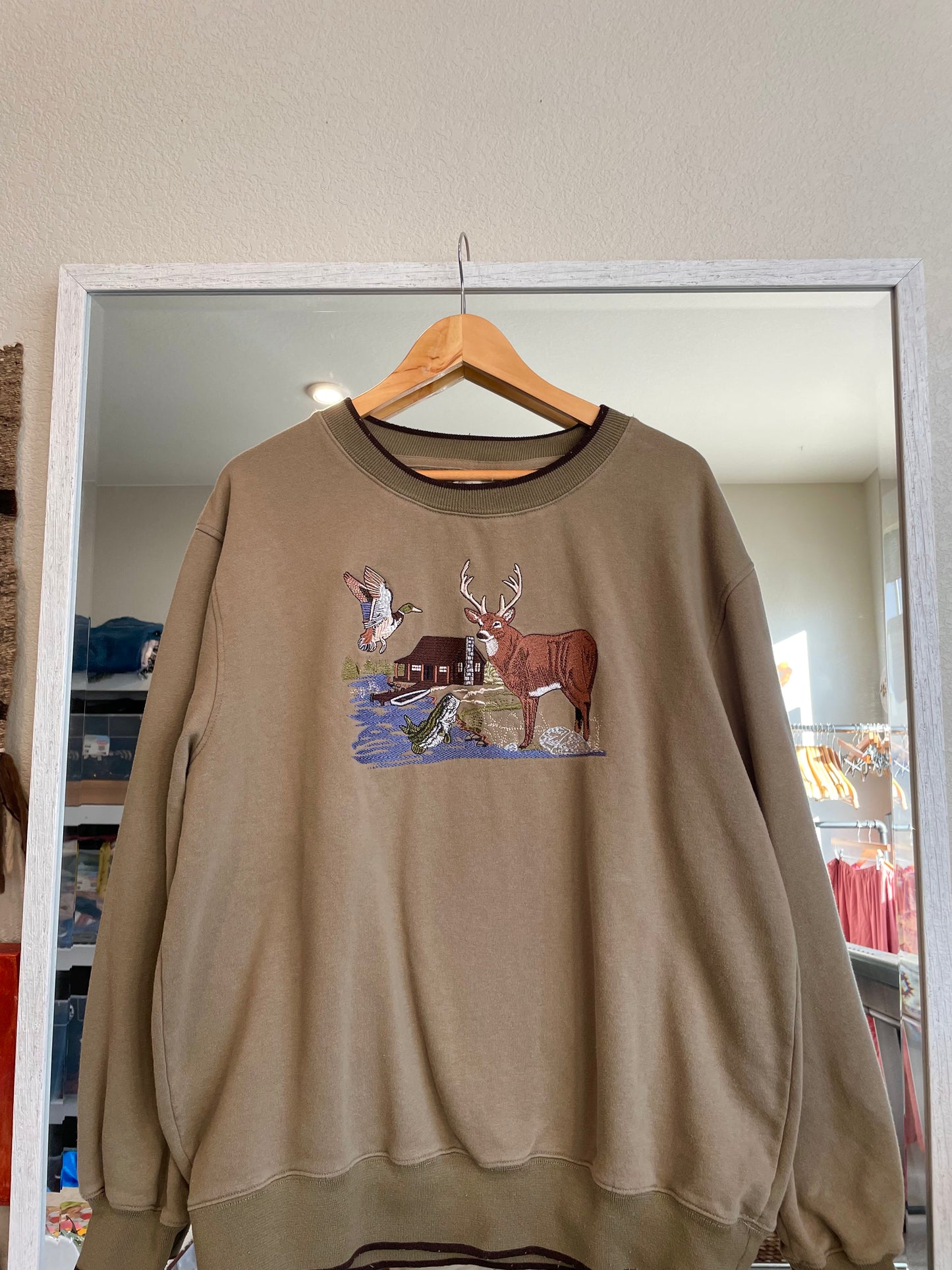 Vintage Tan Embroidered Deer Fish & Bird Crewneck (XL)
