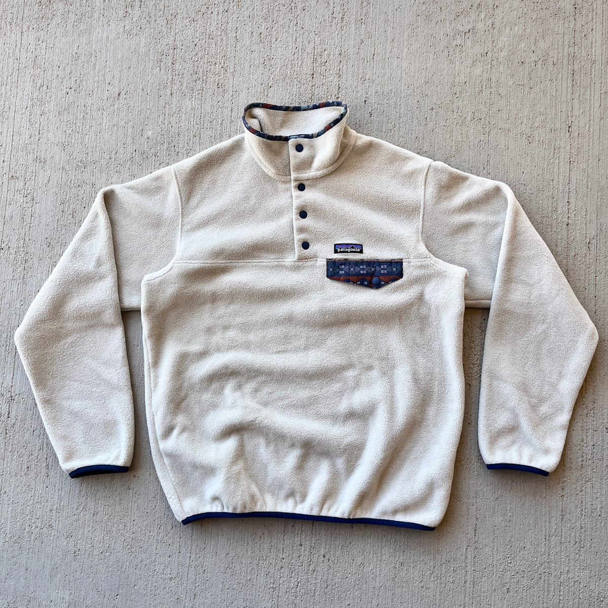 Patagonia Cream w/ Navy Pocket Snap T Fleece (S/M)