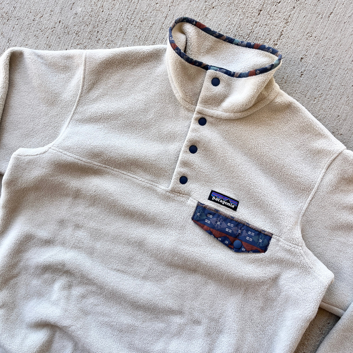 Patagonia Cream w/ Navy Pocket Snap T Fleece (S/M)