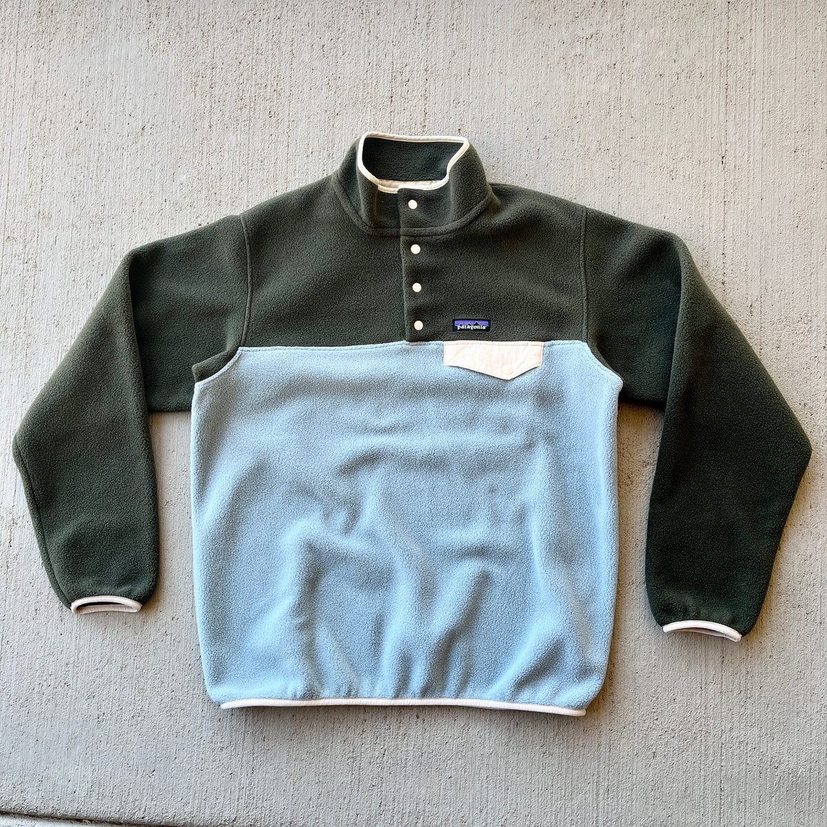 Patagonia Forest Green & Sky Blue Snap T Fleece (L)