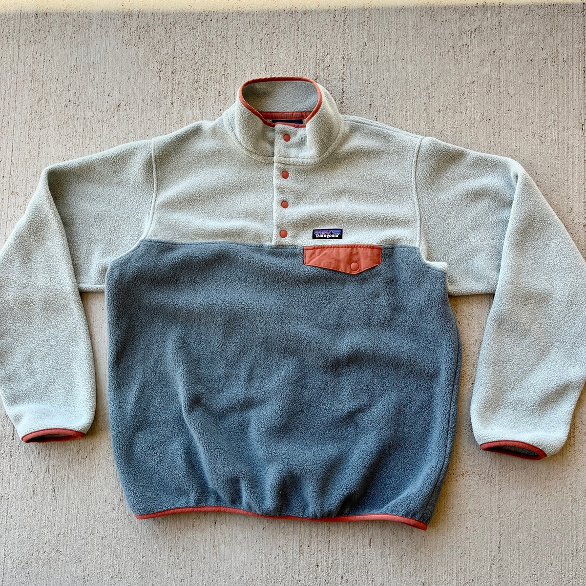 Patagonia Grey w/ Orange Pocket Snap T Fleece (L)