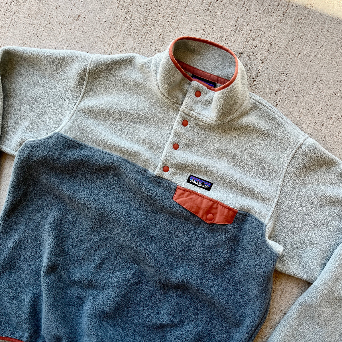 Patagonia Grey w/ Orange Pocket Snap T Fleece (L)
