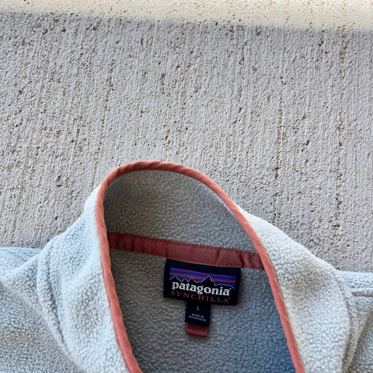 Patagonia Grey w/ Orange Pocket Snap T Fleece (L)
