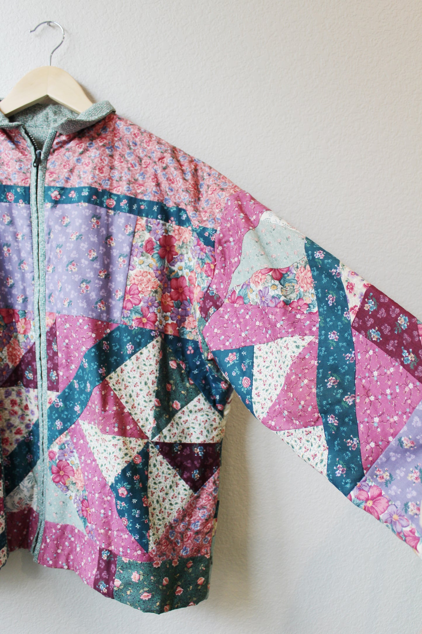 Vintage Handmade Quilted Jacket (XL)