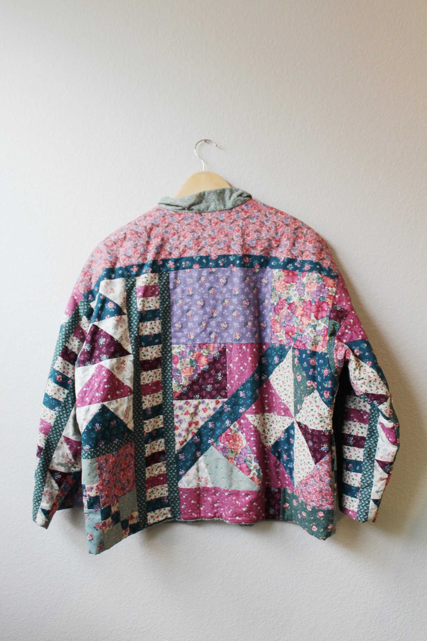 Vintage Handmade Quilted Jacket (XL)