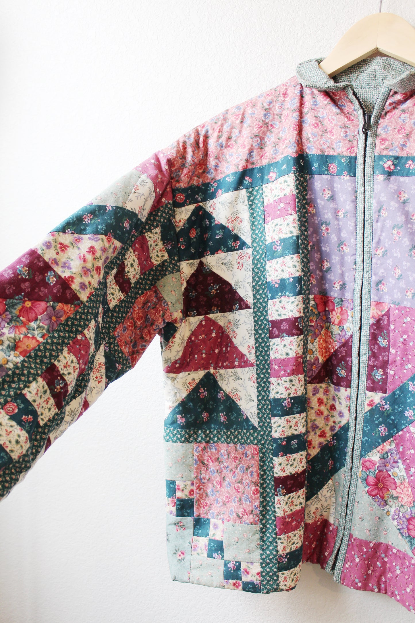 Vintage Handmade Quilted Jacket (XL)