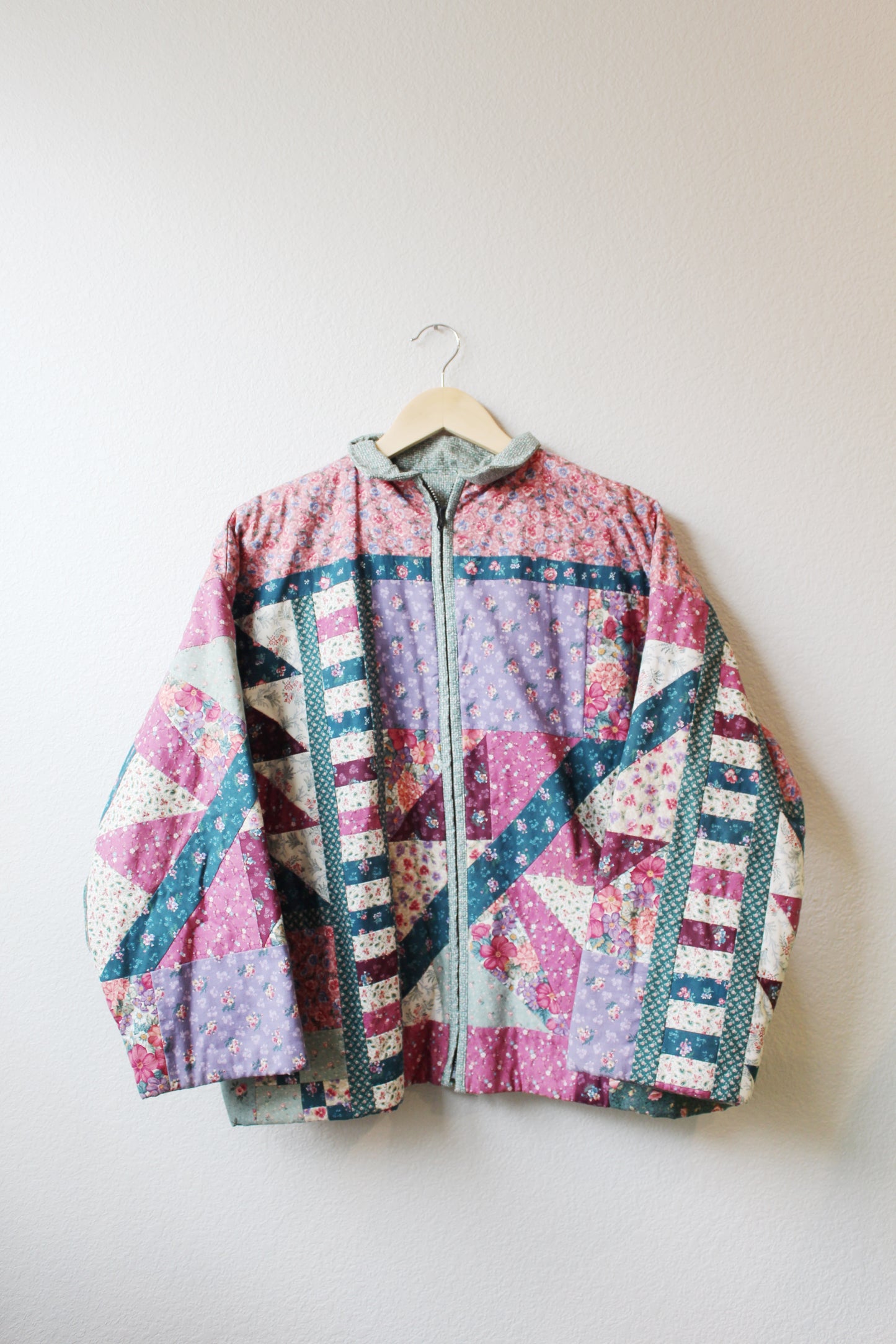 Vintage Handmade Quilted Jacket (XL)