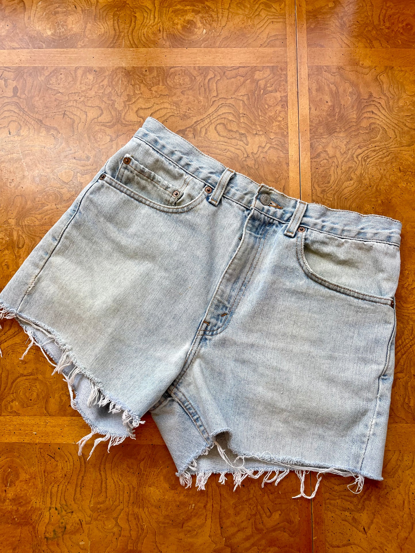 Vintage Levi Strawberry Shorts (30)