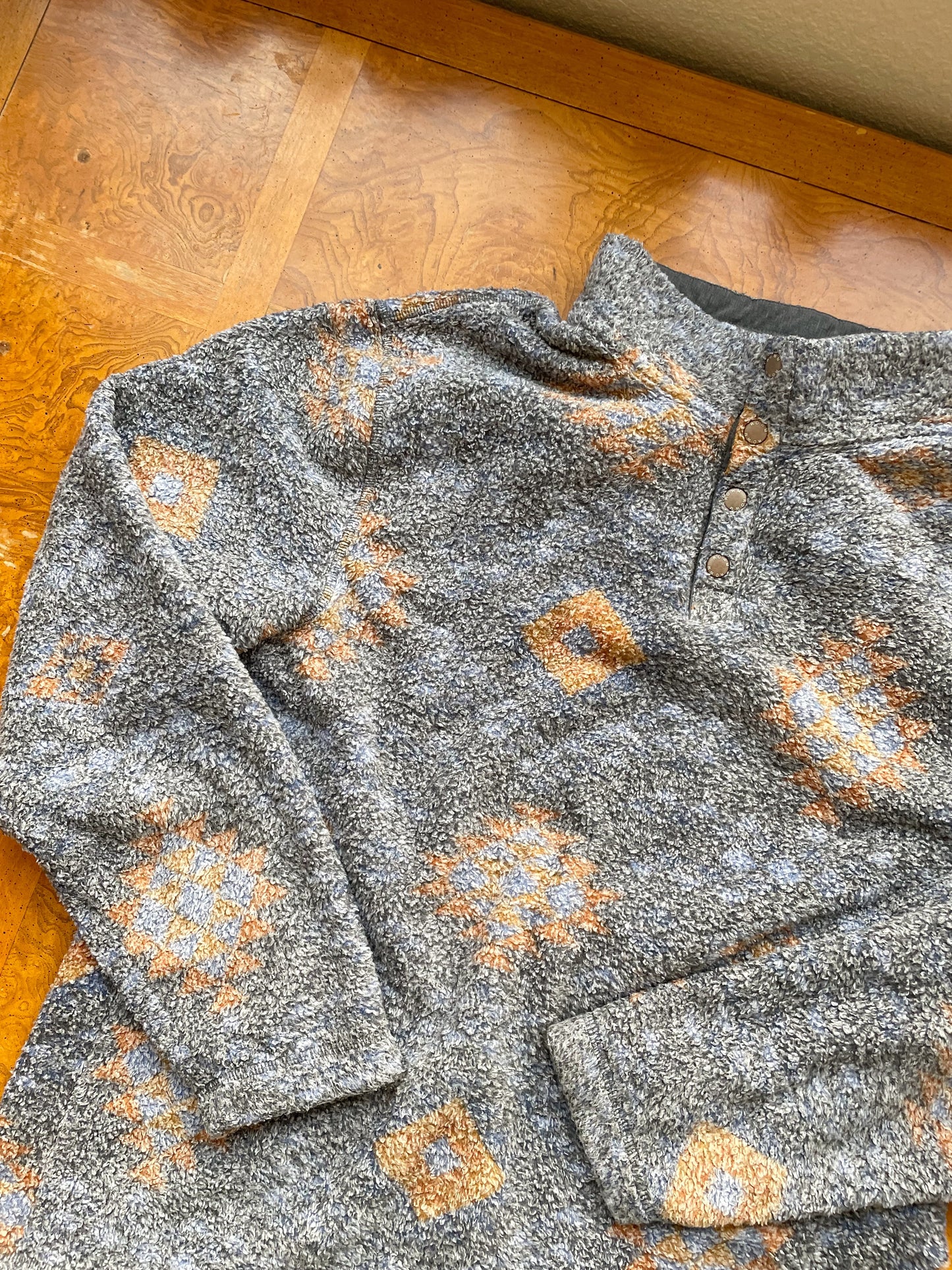 Aztec Pattern Snap Fleece (L)