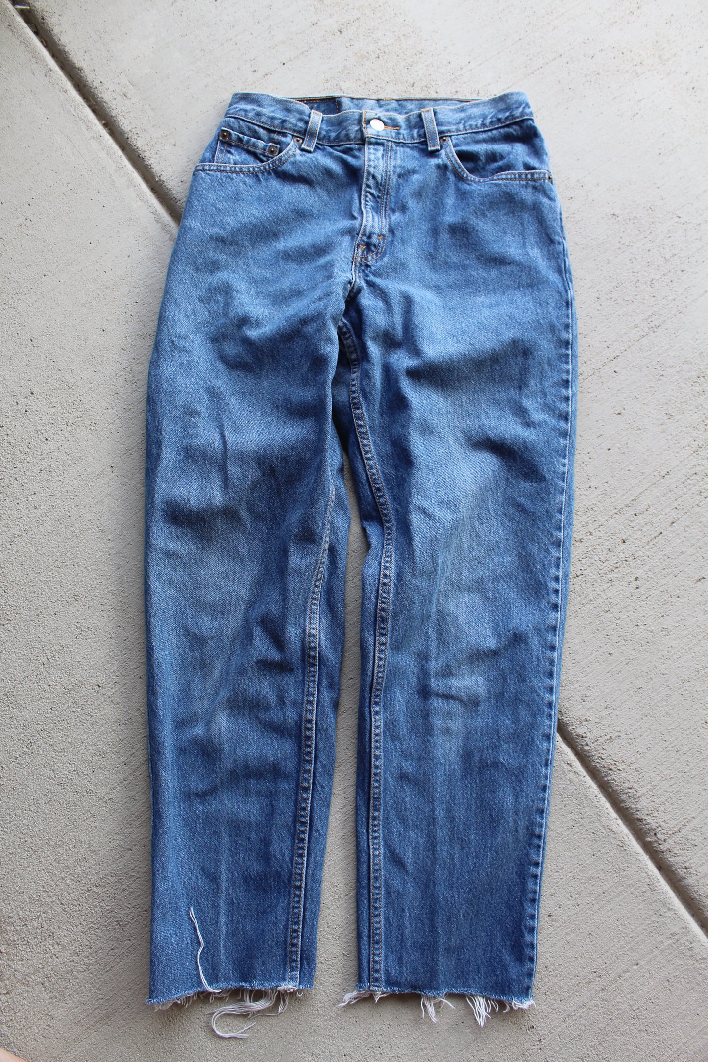 Levi 550 Raw Hem Jeans (28)