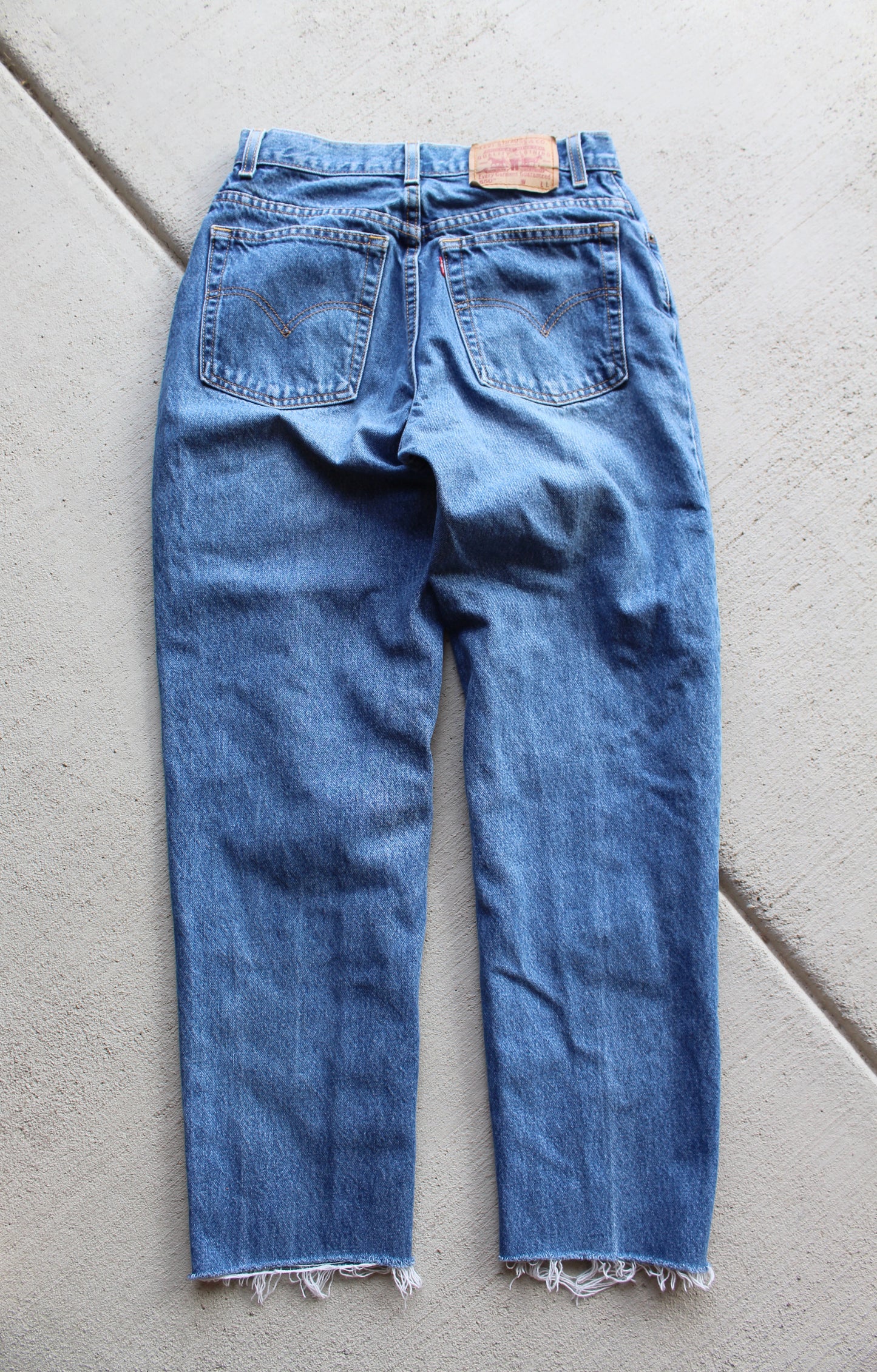 Levi 550 Raw Hem Jeans (28)