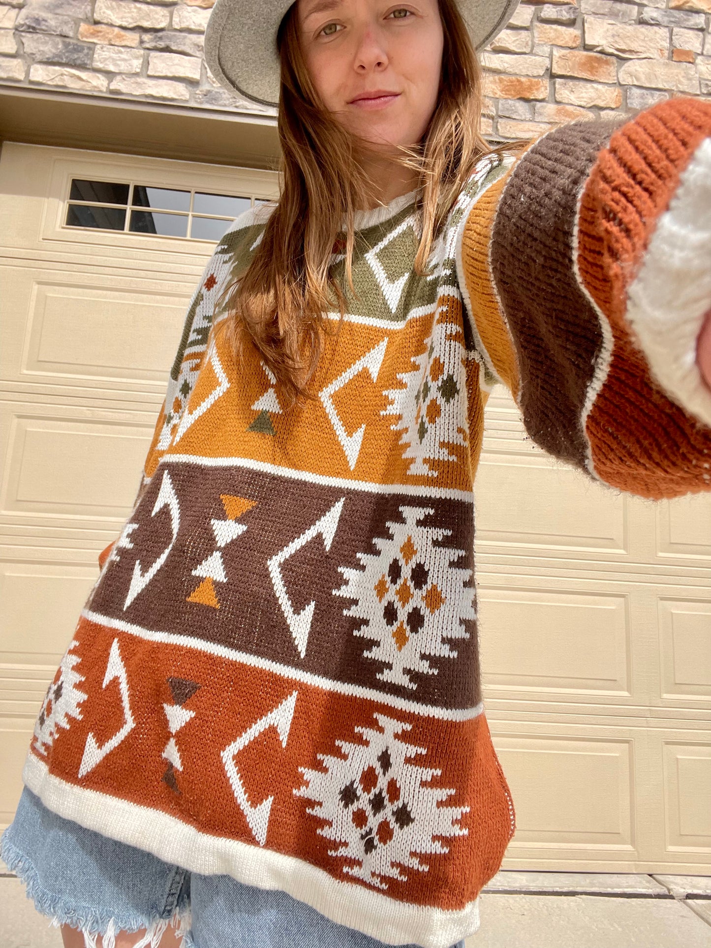 Vintage Earth Toned Pattern Sweater (XL)