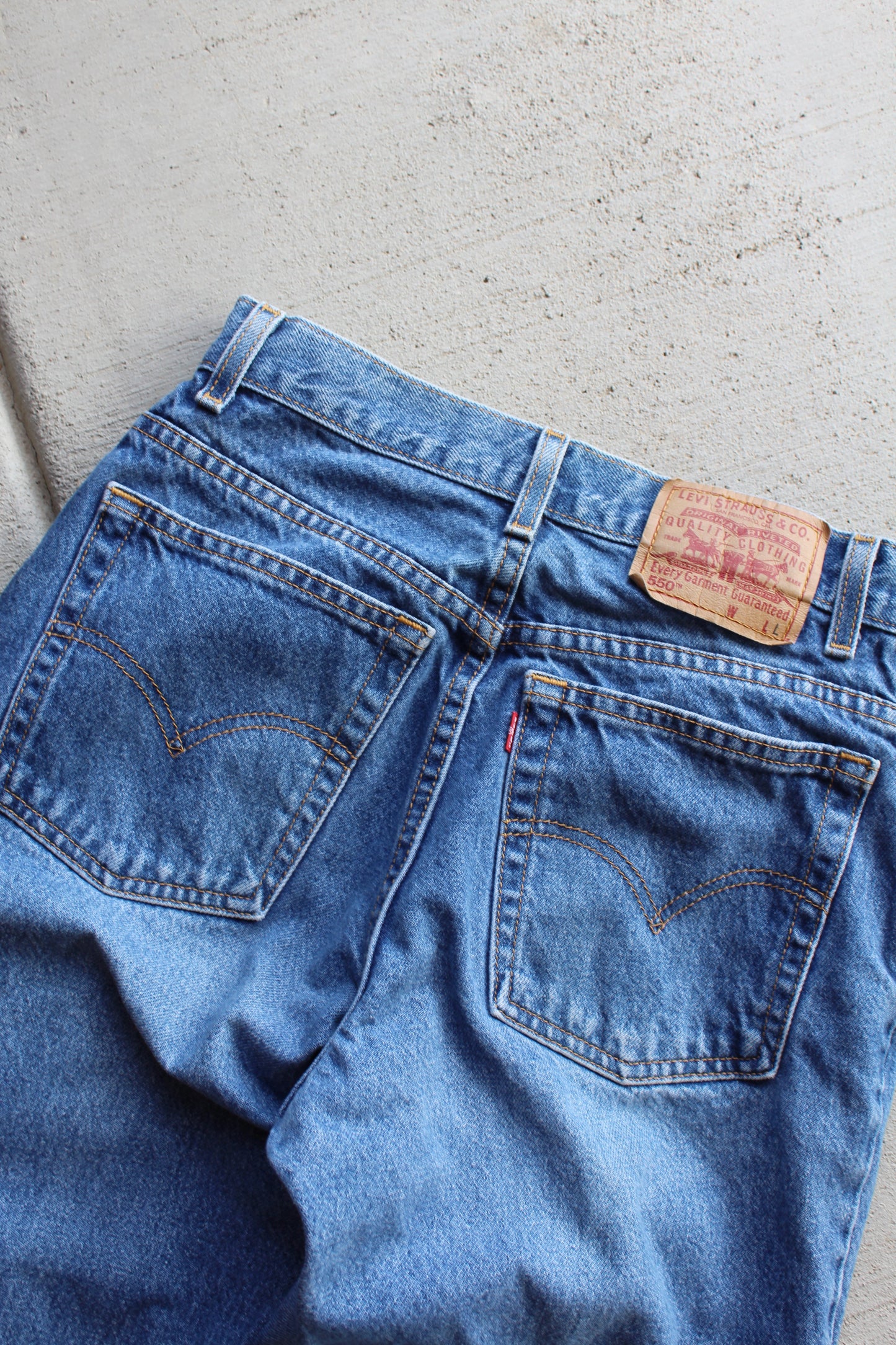 Levi 550 Raw Hem Jeans (28)